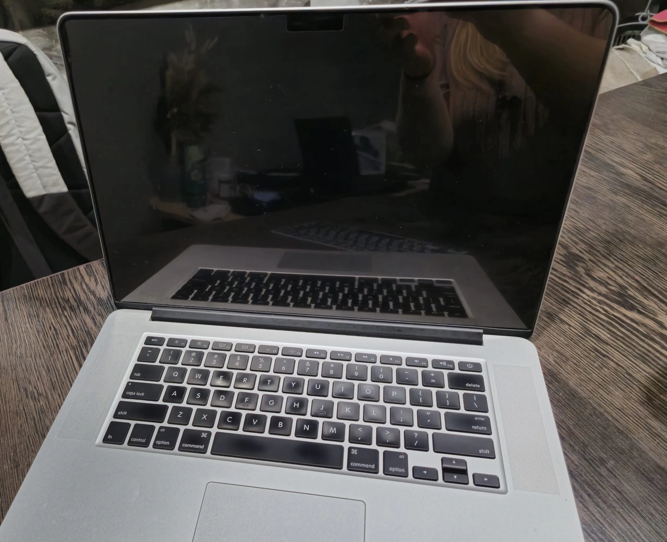 Продам MacBook pro 2015 Monterey