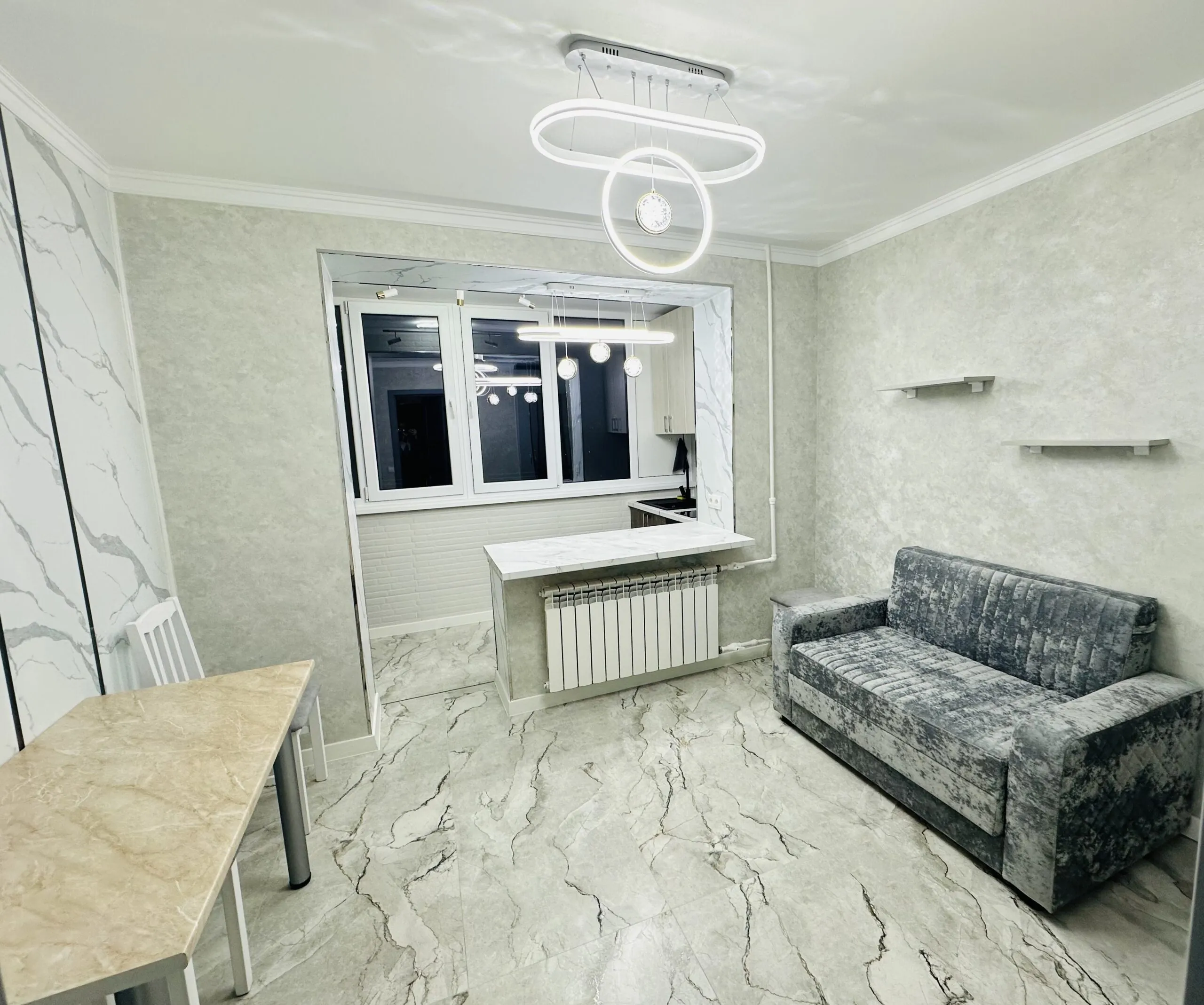 Dau în chirie apartament cu o camera