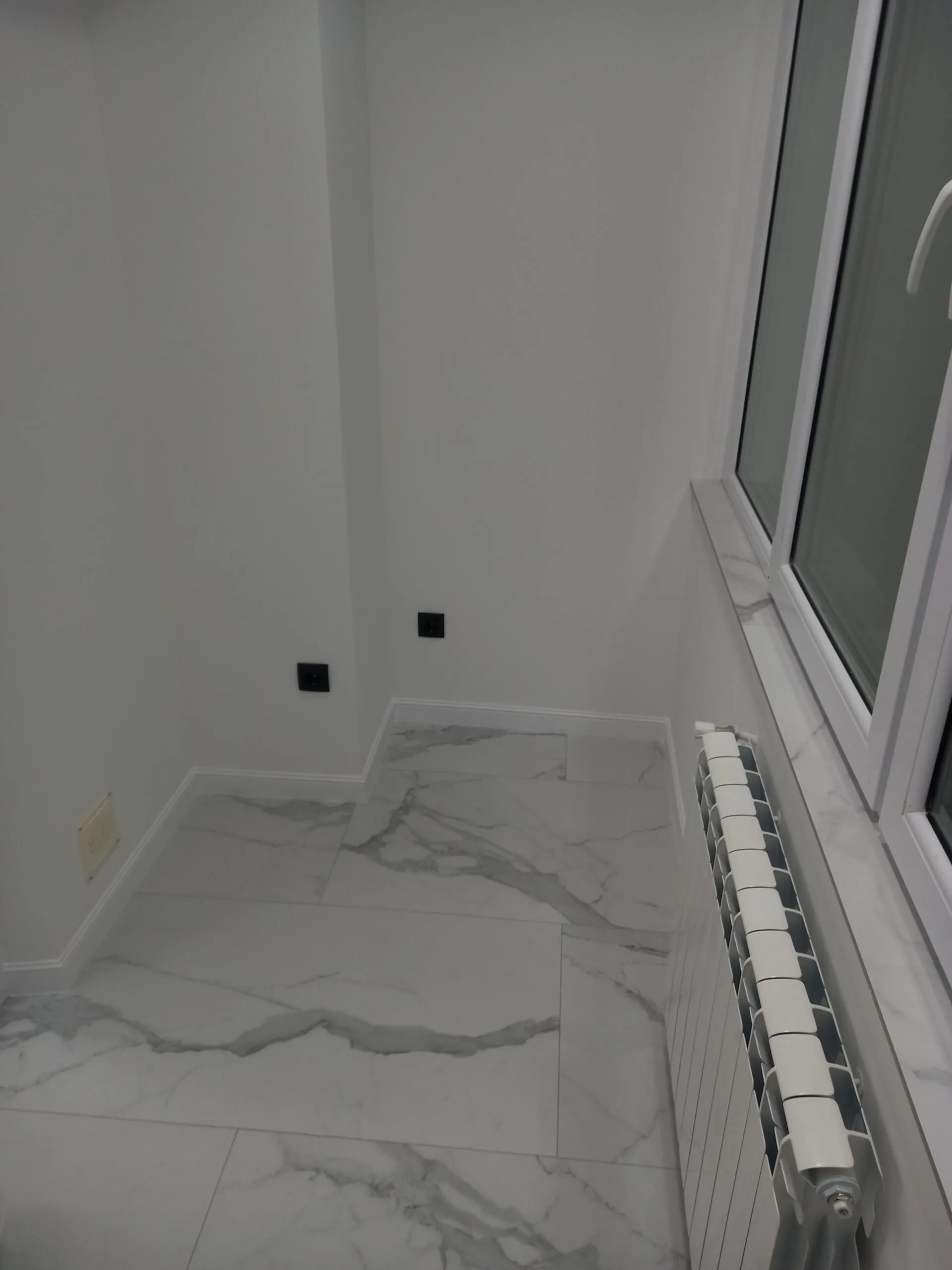 Внутренея отделка домов квартир!! Т. 078789093