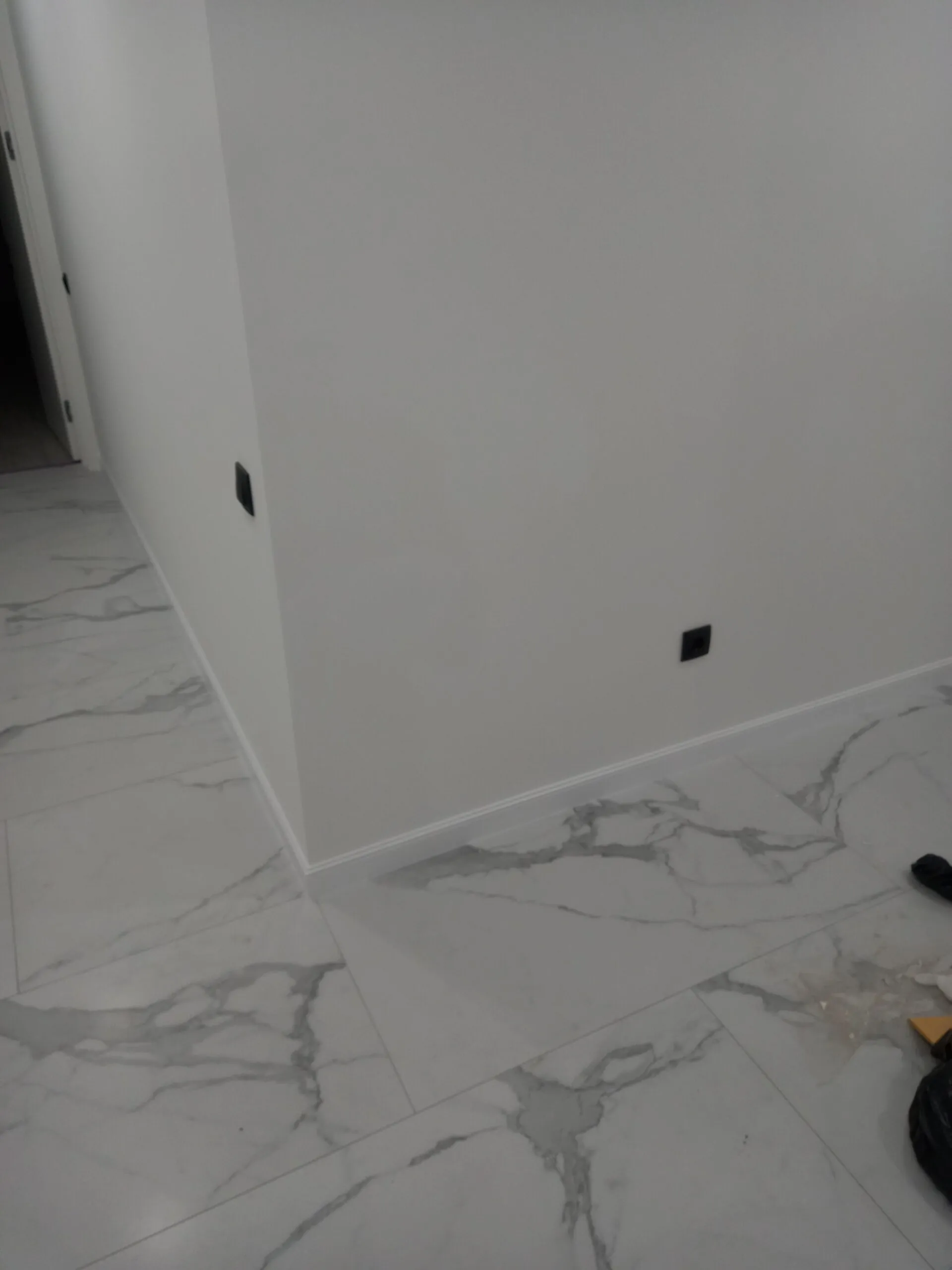 Внутренея отделка домов квартир!! Т. 078789093