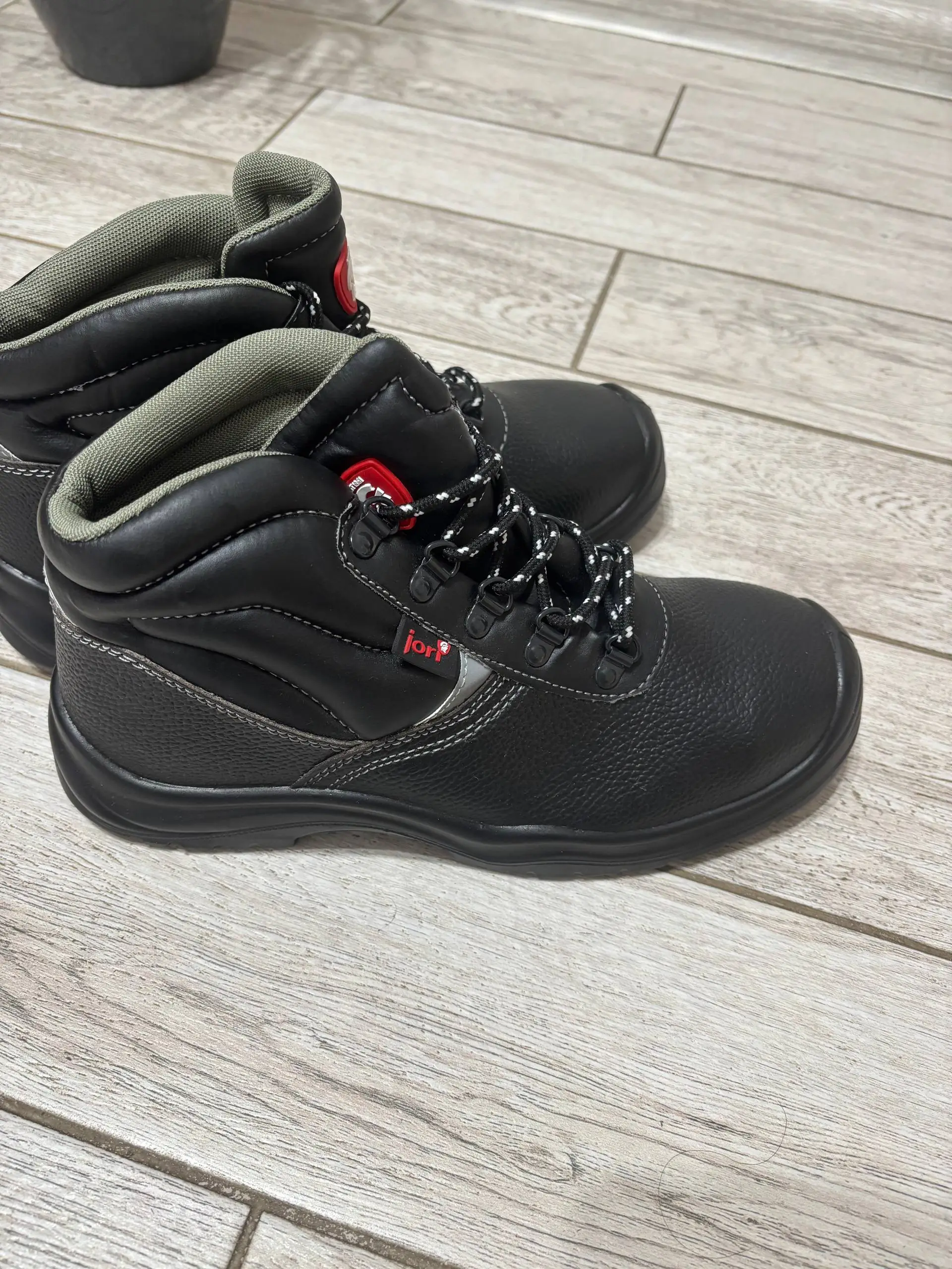 Продаю Боканы