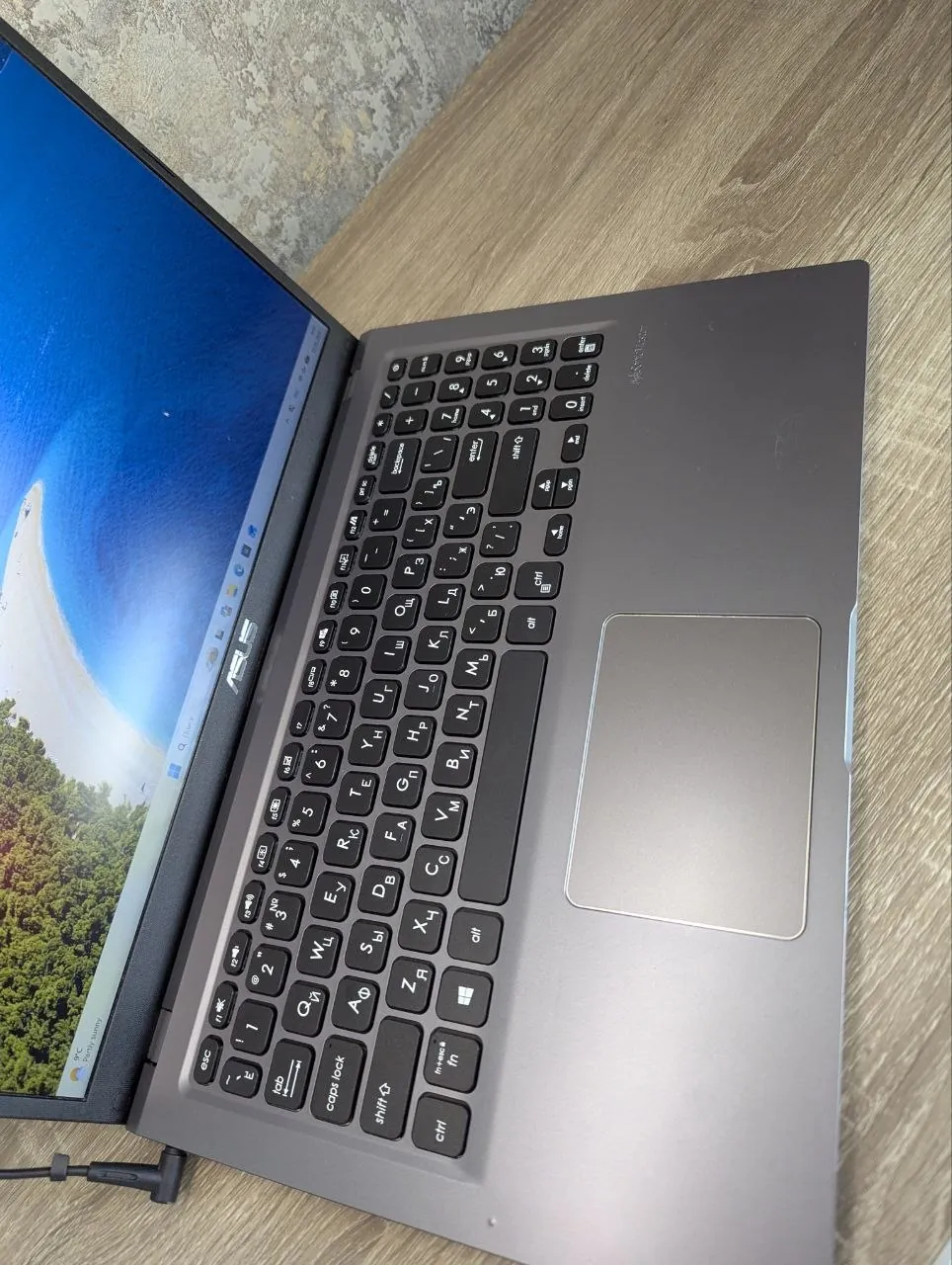 ASUS VivoBook A516J