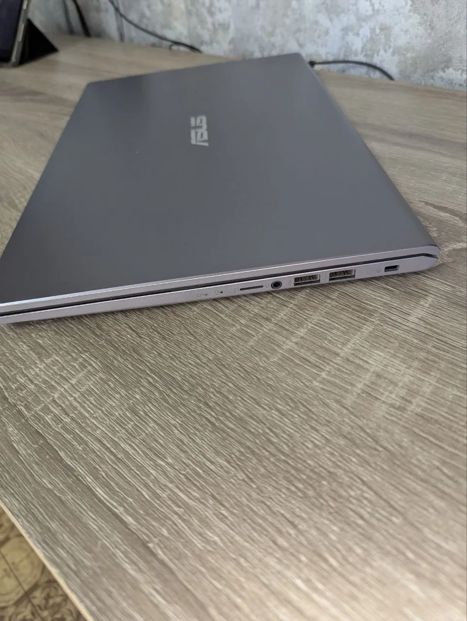 ASUS VivoBook A516J
