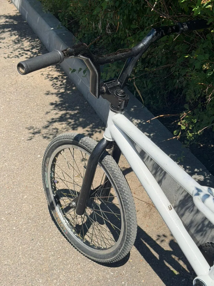 Vând bicicletă BMX urgent