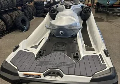 2025-Sea-Doo-GTX-Limited-325-White-Pearl-Premium-05