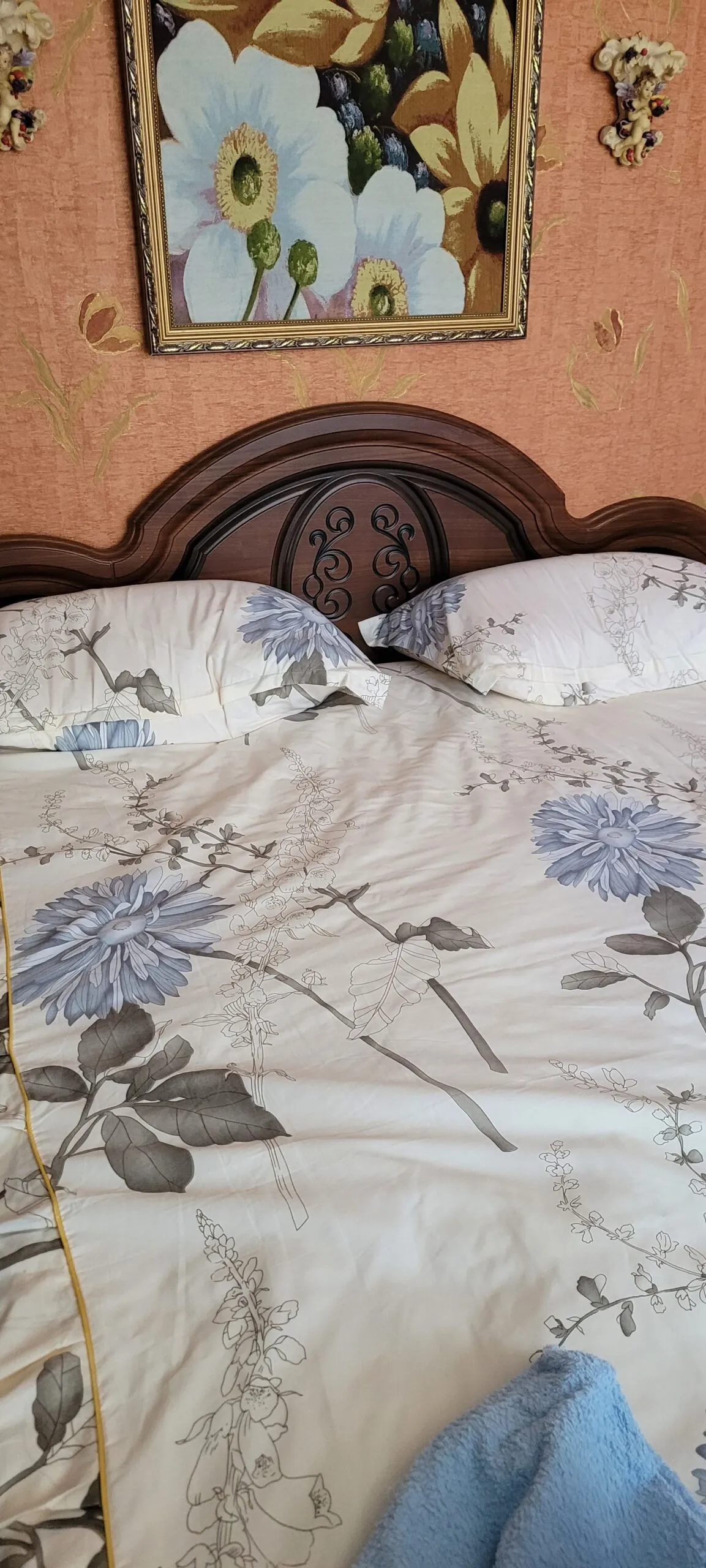 Продам спальный гарнитур